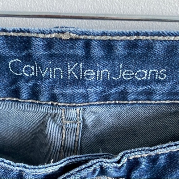 ⭐️HOST PICK⭐️ Calvin Klein Jeans - Picture 3 of 4
